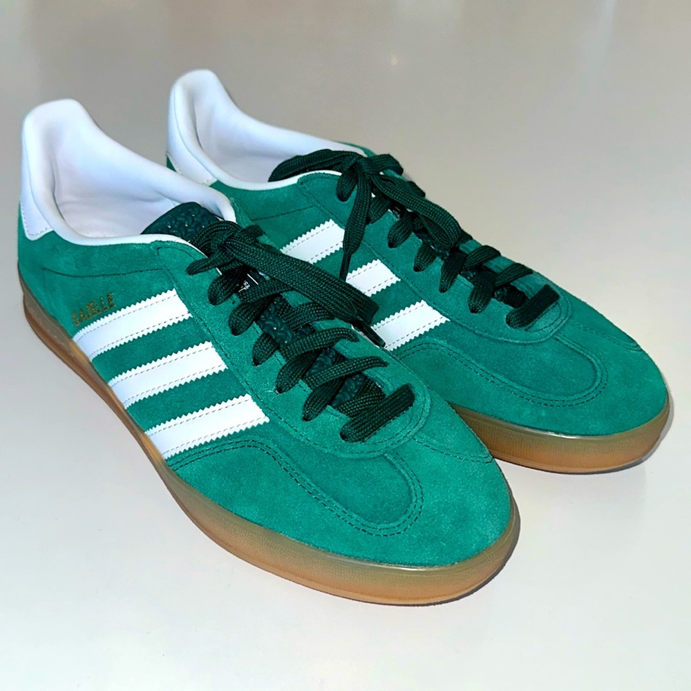 Adidas Gazelle, 8.5 m / 9.5 w
Collegiate Green/ cloud white / Gum